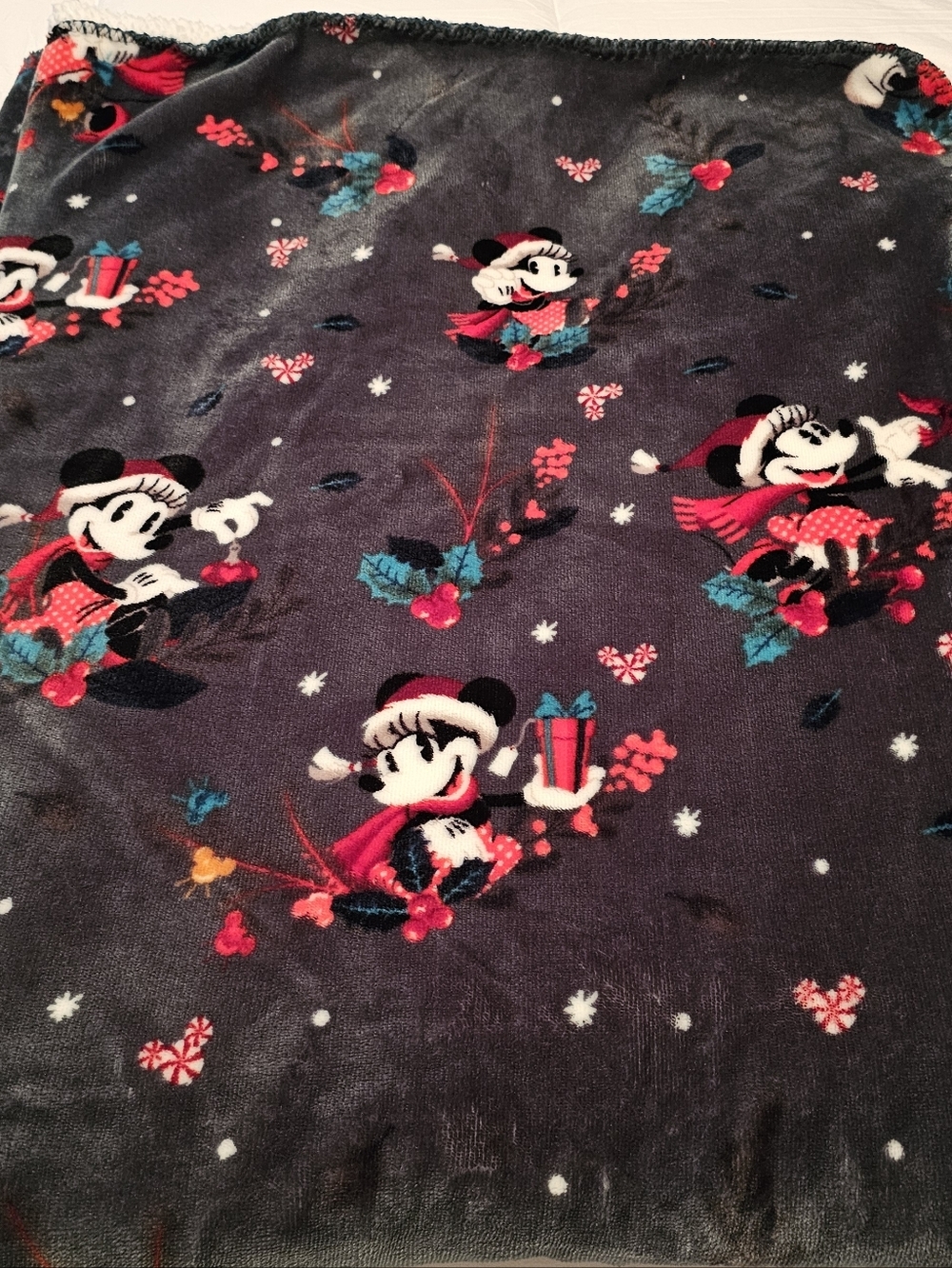 Primark Disney Holiday Plush Sherpa Blanket
